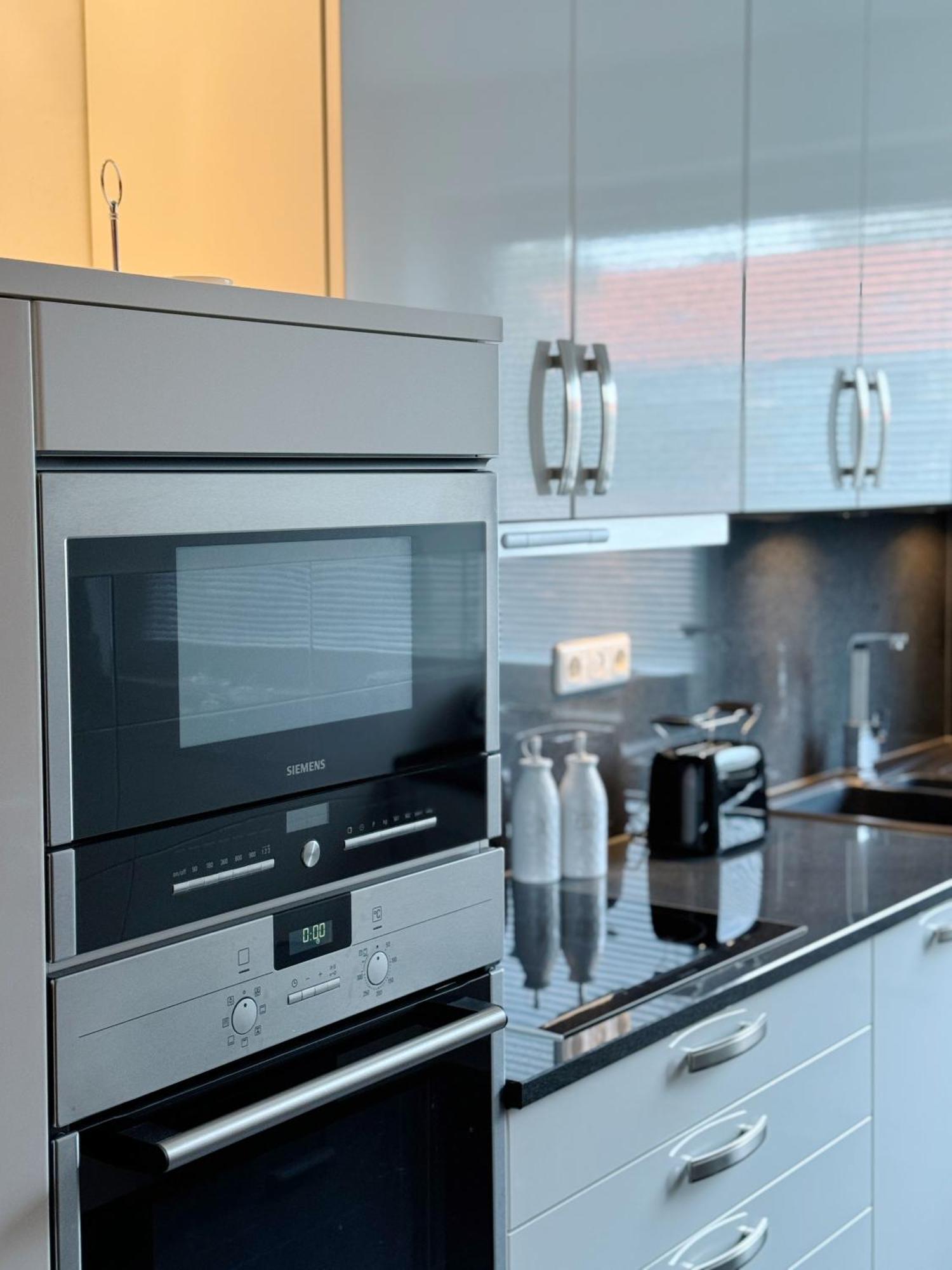הנובר 90M2 I Central I Netflix I Wifi I Free Parking I Lia Apartments מראה חיצוני תמונה
