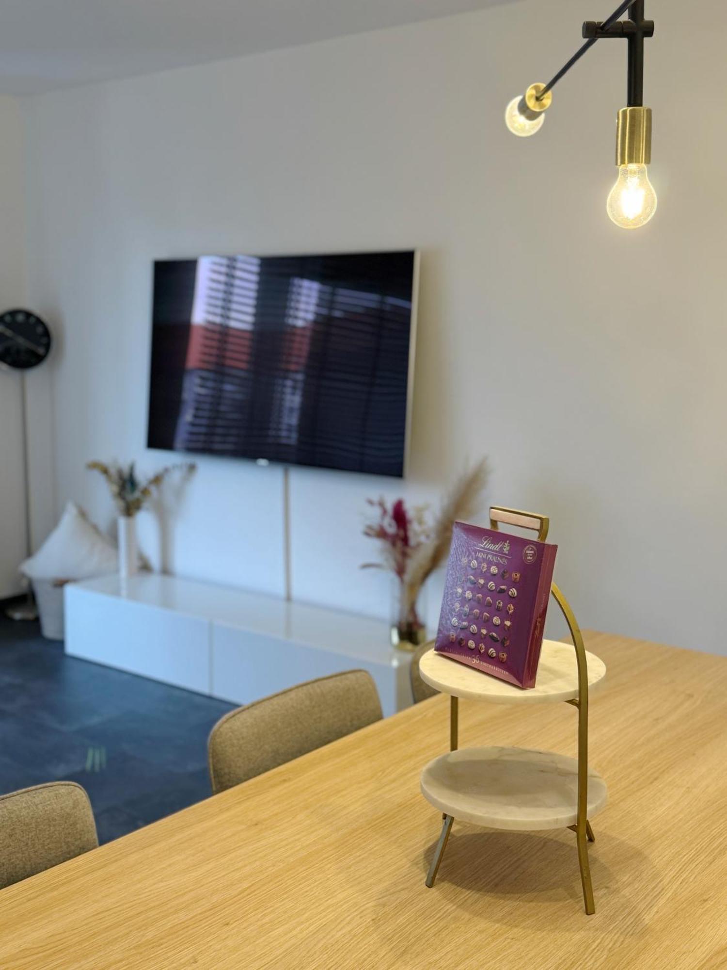 הנובר 90M2 I Central I Netflix I Wifi I Free Parking I Lia Apartments מראה חיצוני תמונה