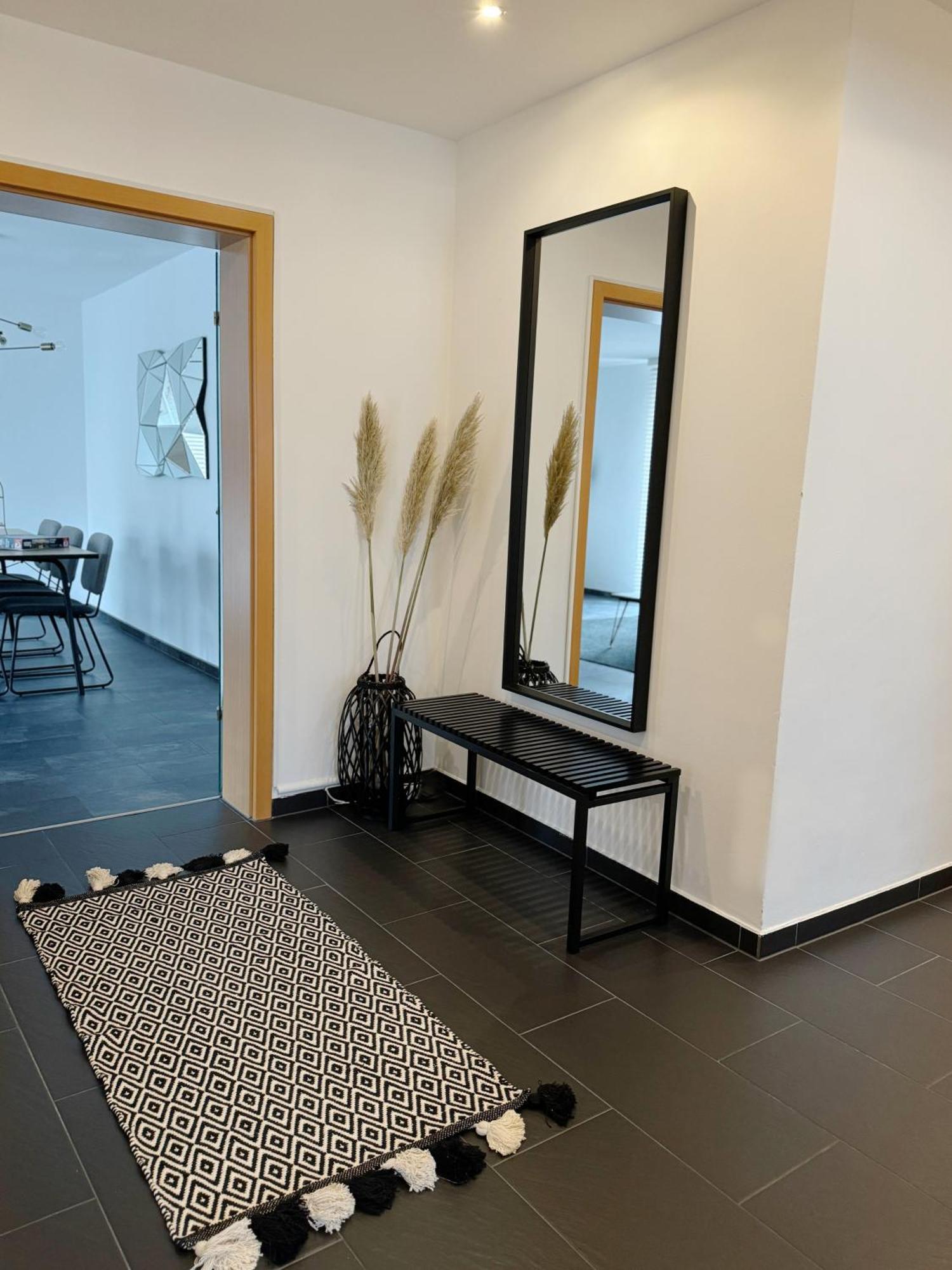 הנובר 90M2 I Central I Netflix I Wifi I Free Parking I Lia Apartments מראה חיצוני תמונה