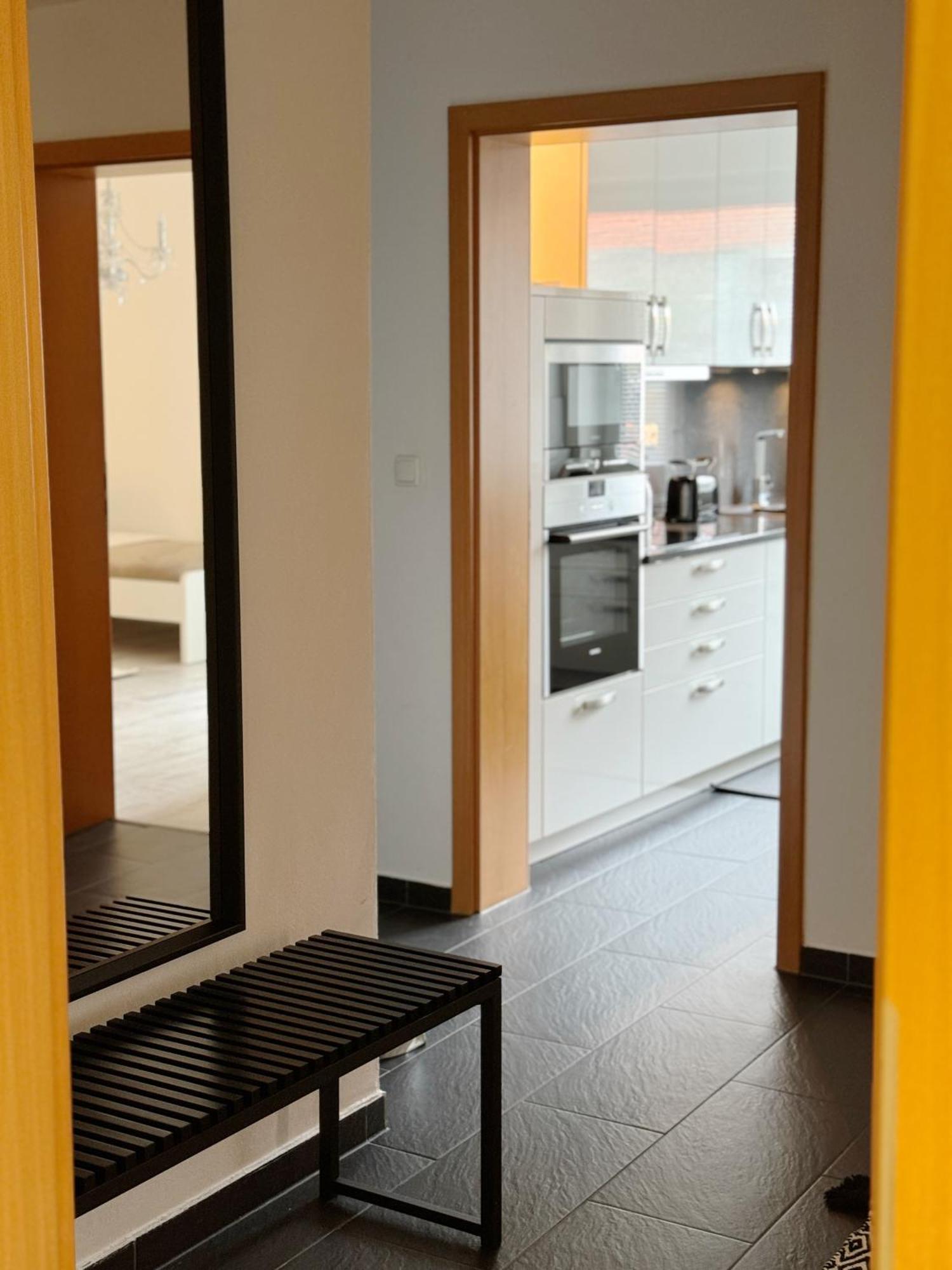 הנובר 90M2 I Central I Netflix I Wifi I Free Parking I Lia Apartments מראה חיצוני תמונה